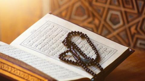 الفرق بين ورش وحفص في رواية القرآن الكريم