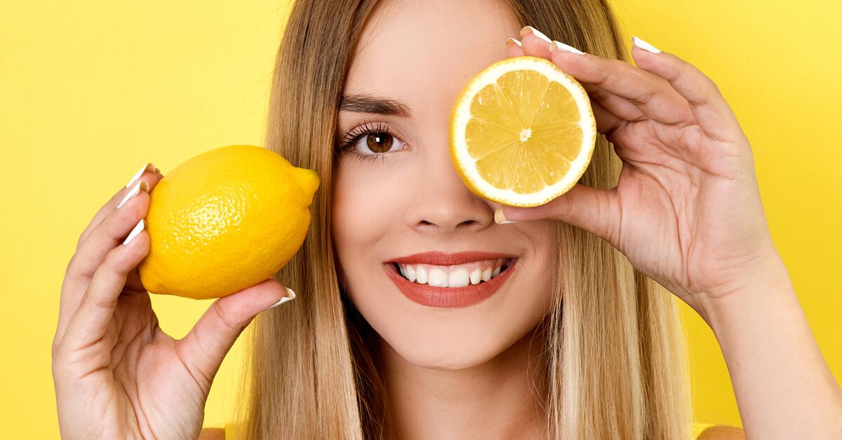 فوائد عصير الليمون للشعر